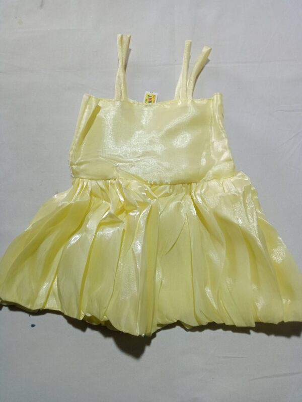 Premium quality Fashion Frok For kides
(Size 1Year To 1.5 Year Girls) - Image 5