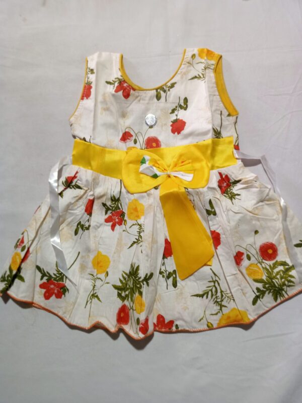 Premium quality Fashion Frok For kides product
(Size 12Month to 18 Month  kide)